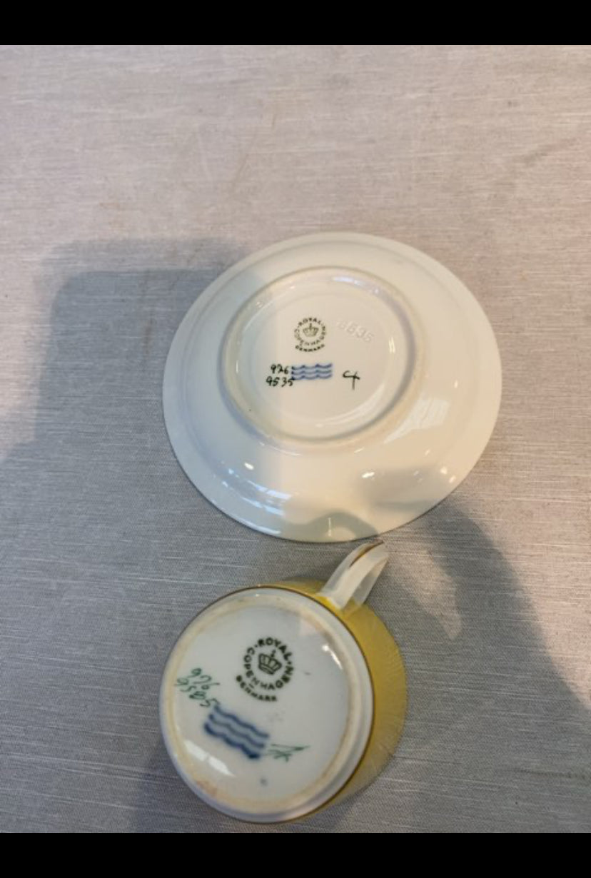 Royal Copenhagen gul